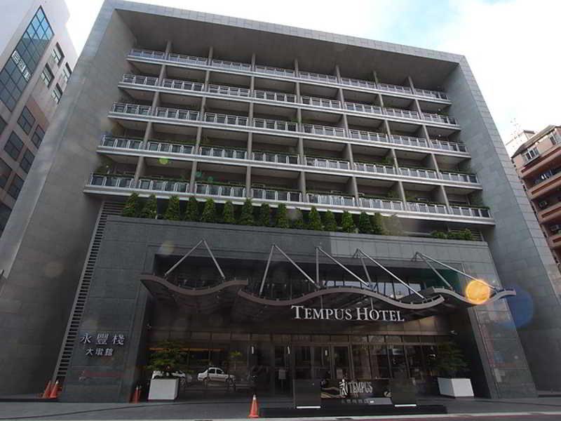 Tempus Hotel - Dadun Building Taichung Bagian luar foto